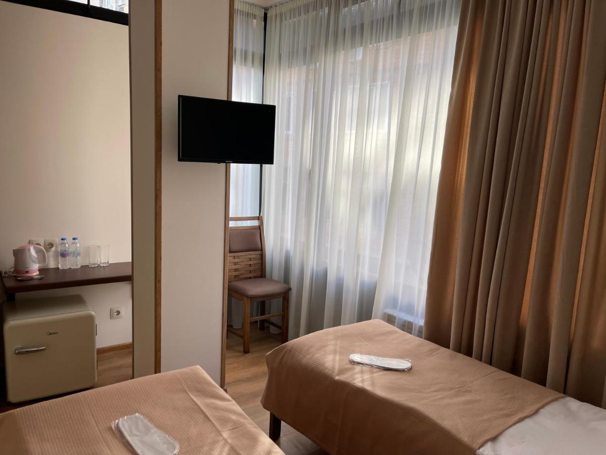 Art Family Hotel 第比利斯 客房 照片