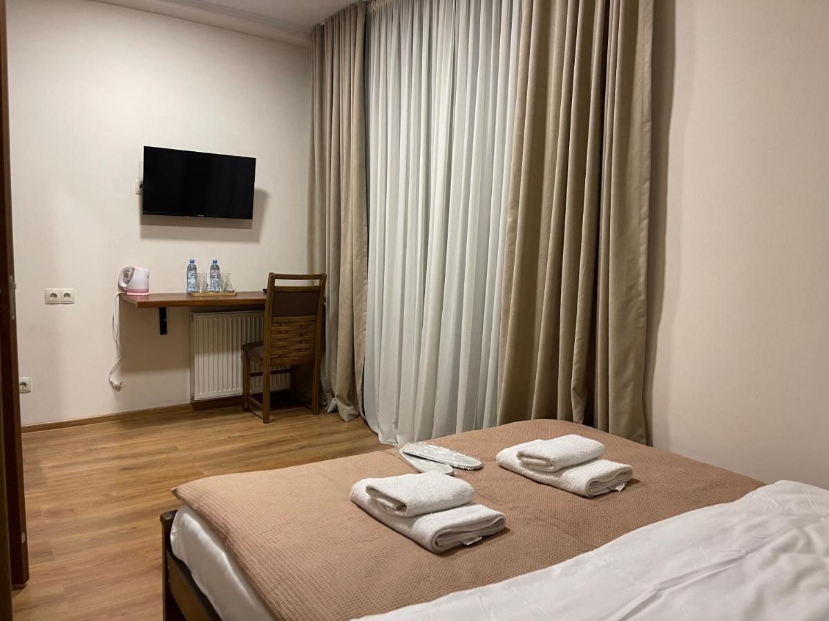 Art Family Hotel 第比利斯 外观 照片
