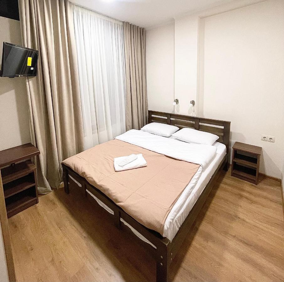 Art Family Hotel 第比利斯 外观 照片