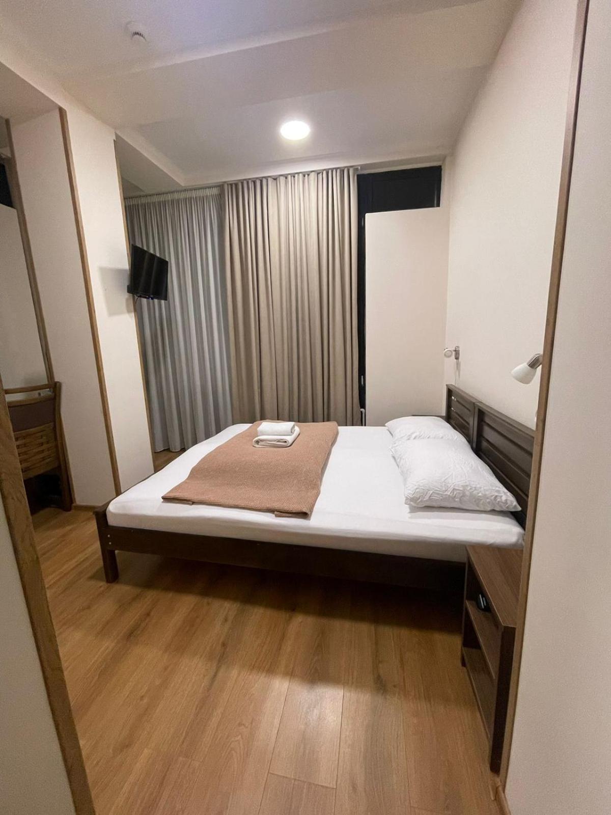 Art Family Hotel 第比利斯 外观 照片